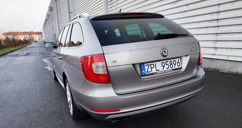 Skoda Superb cena 29900 przebieg: 248000, rok produkcji 2010 z Szczecin małe 596